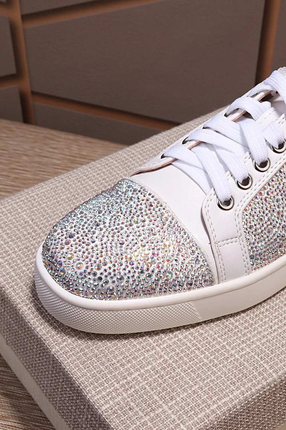 Men's shoes 💰: 460💰christian louboutin (CL red sole shoes) counter hot diamond series, casual sneakers for couples 📢 📢 📢 Exclusive hot style release🎈🎈💪Movable latex feet👻Finished outsole line [Proud]😝Female 35-40# Male 38#-46, global supply😝 [Top version]: Original imported cowhide frosted upper, top original leather lining, original molded TPU outsole, original 1:1 detail processing, original shoe last.